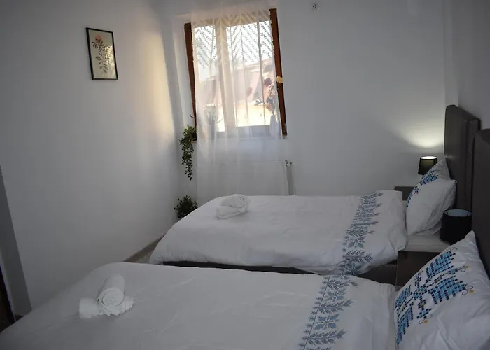 Готель Occidental Wise Transit